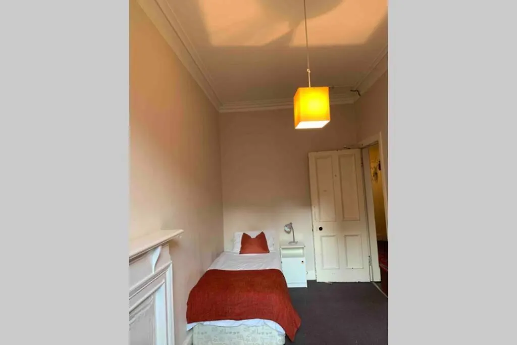Lovely And Spacious 5 Bed Flat In Marchmont. 0*, Édimbourg